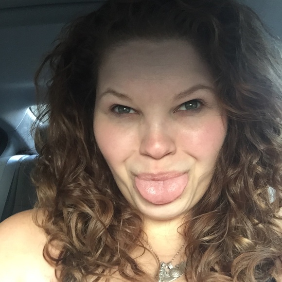 Meet your Posher, Amelia - Picture 1 of 1